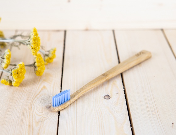 Brosse à dents en bambou enfant - poils souples bleus