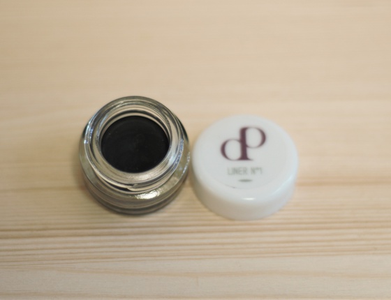 Eye liner noir