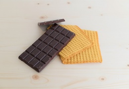Tablette de chocolat noir bio aux éclats de cacao