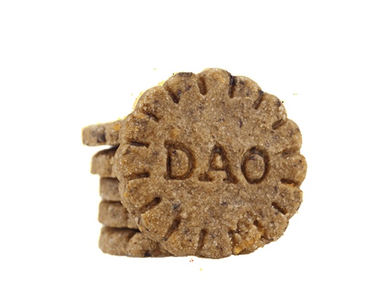 Biscuits apéritif bio à l'ail noir