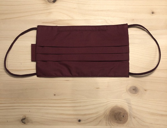 Masque adulte bordeaux à élastiques derrière les oreilles & pince-nez